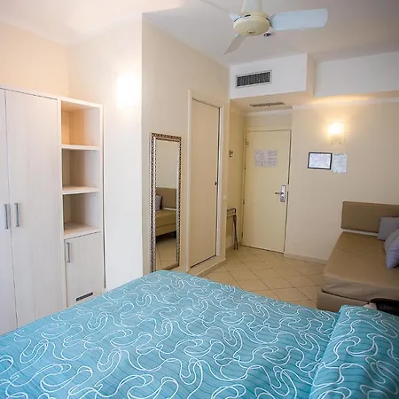 Готель Nuovo Al Mare 3*