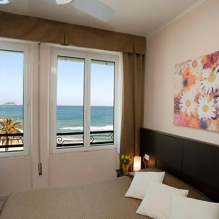 Готель Nuovo Al Mare 3*